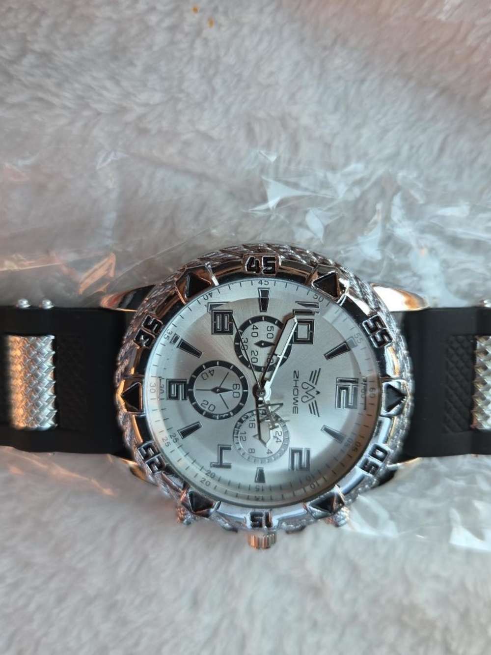 Zhowe Men's Chronograph Watch in Black & Silver